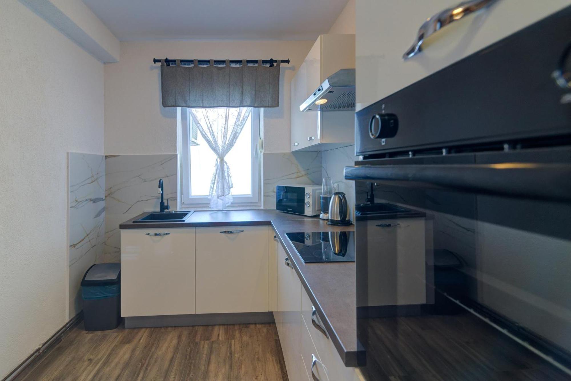 Ivan Apartman Сень Экстерьер фото